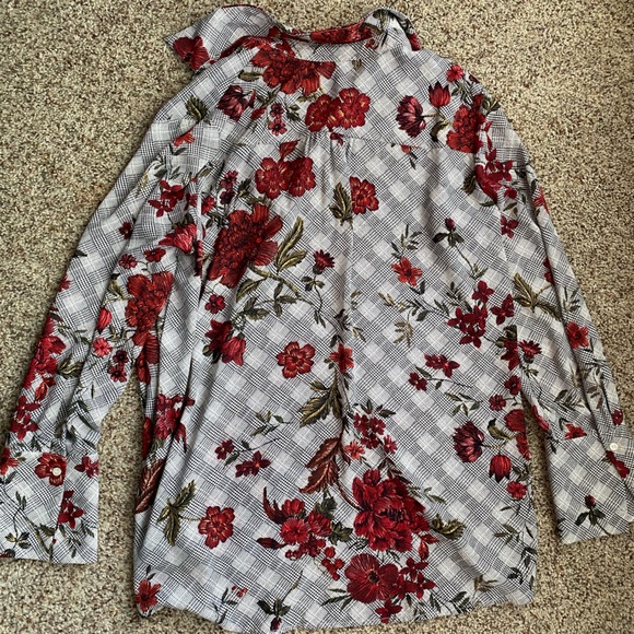 Floral blouse - Picture 3 of 3